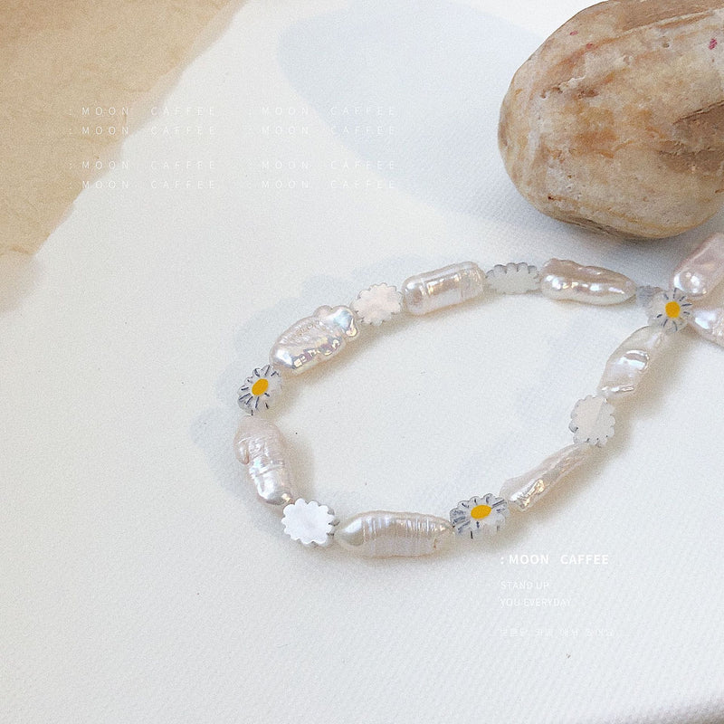 Female Daisy Flower Light Luxury Temperament Jewelry Necklace Clavicle Chain