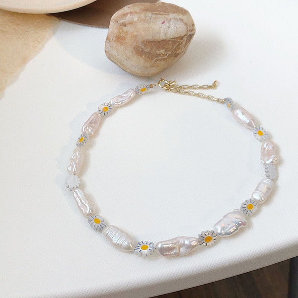Female Daisy Flower Light Luxury Temperament Jewelry Necklace Clavicle Chain