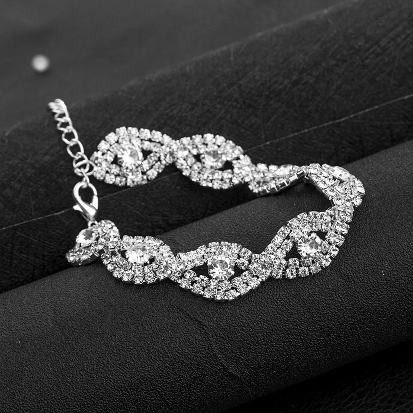 Women Elegant Luxury Rhinestone Bracelet