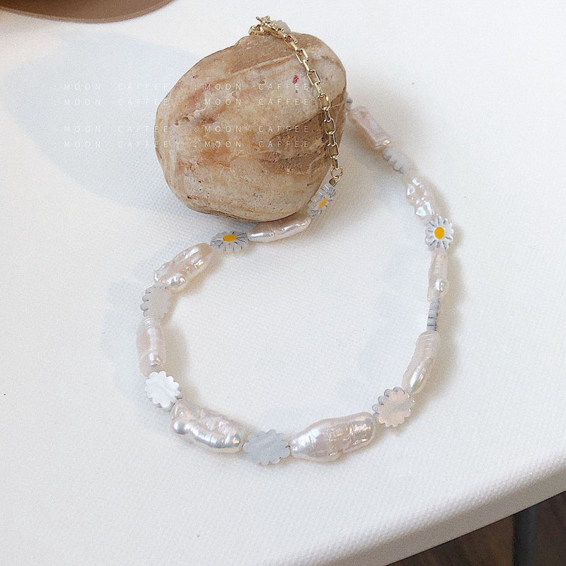 Female Daisy Flower Light Luxury Temperament Jewelry Necklace Clavicle Chain